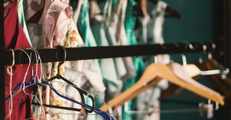 What Are the Top Organizing Hacks for a Tidy Closet?